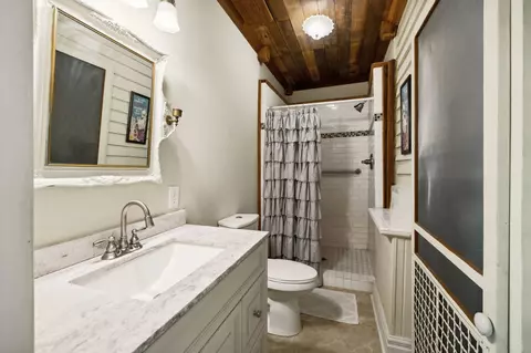 Bath - 112 S Central Ave, Centerville, TN 37033 photo 2 of 2
