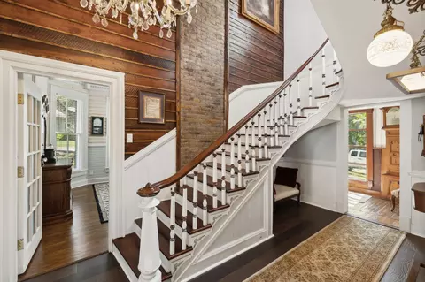 Entry Way - 112 S Central Ave, Centerville, TN 37033 photo 5 of 19