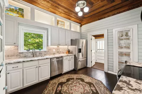 Kitchen - 112 S Central Ave, Centerville, TN 37033 photo 5 of 6