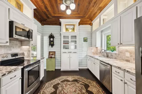 Kitchen - 112 S Central Ave, Centerville, TN 37033 photo 3 of 6