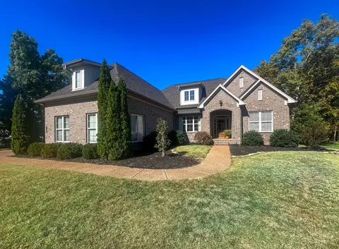 808 Piccadilly Dr, Nolensville, TN 37135