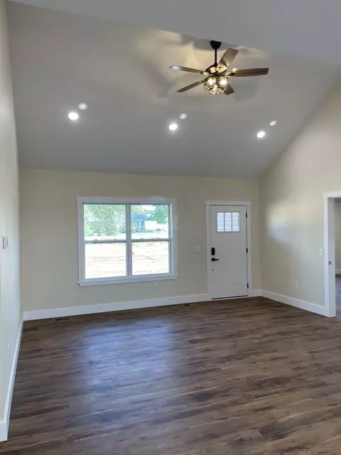 Living - 181 Rigling Rd, Loretto, TN 38469 photo 1 of 3