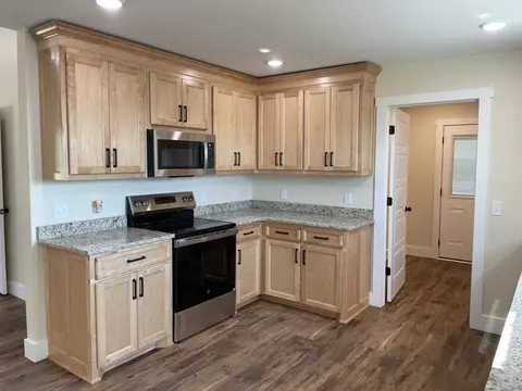 Kitchen - 181 Rigling Rd, Loretto, TN 38469 photo 3 of 3