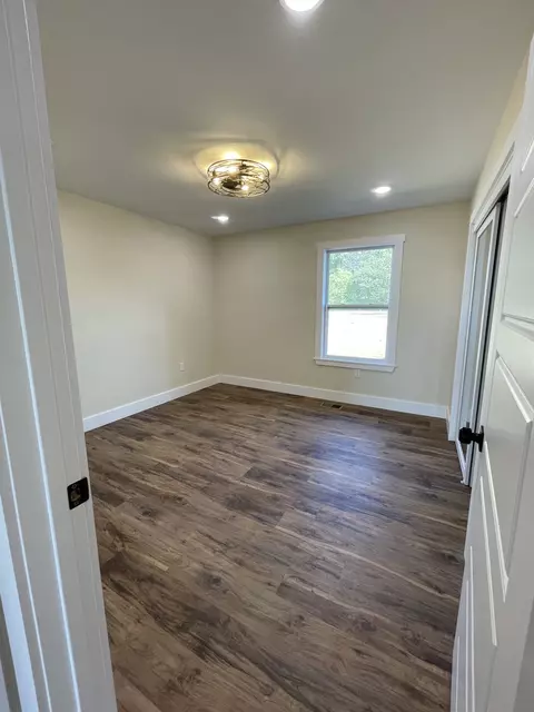 Bedroom - 181 Rigling Rd, Loretto, TN 38469 photo 2 of 2