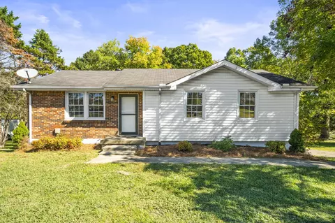 2207 Lynwood Dr, Greenbrier, TN 37073