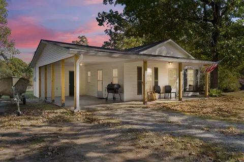 135 Brooks Ln, Erin, TN 37061
