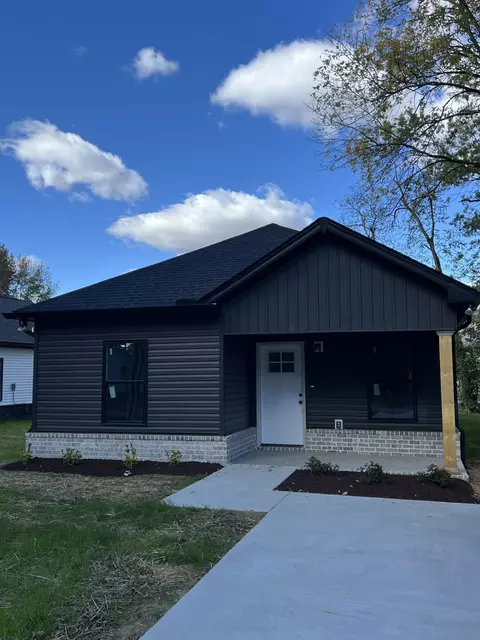 209 Strawberry St, Portland, TN 37148