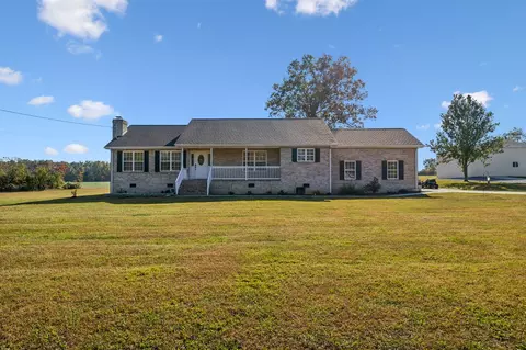 42 Chelsa Ave, Bradyville, TN 37026