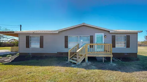 574 Benson Rd, Manchester, TN 37355