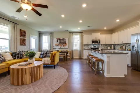 637 Seuss Way S, Hendersonville, TN 37075