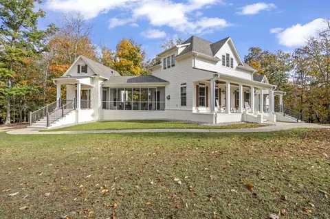 2182 Crooked Creek Rd, Lobelville, TN 37097
