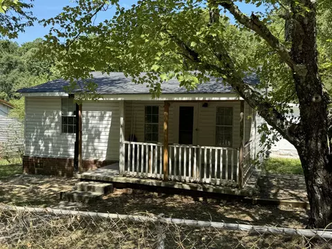 613 Bradley Ave, La Fayette, GA 30728