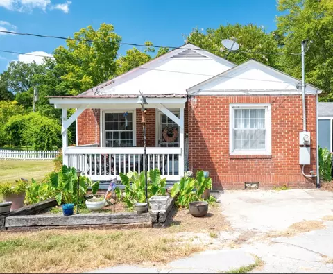806 N Oakwood St, Rossville, GA 30741