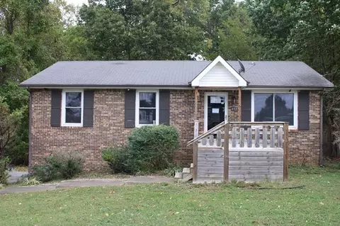 417 Cunningham Ln, Clarksville, TN 37042