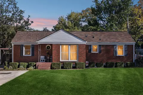 1729 Merritt Dr, Clarksville, TN 37043