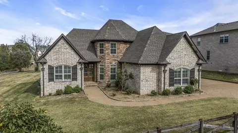 701 Shute Ln, Hendersonville, TN 37075