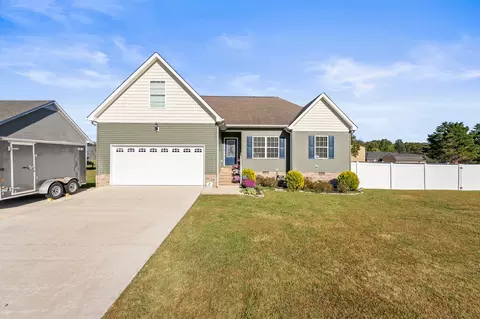 228 Williamsburg Cir, Tullahoma, TN 37388