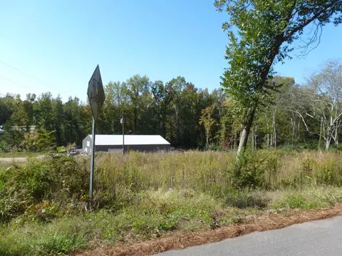 2 Mcpeters, Killen, AL 35645 photo 3