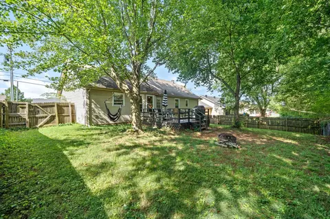 3250 S Senseney Cir, Clarksville, TN 37042