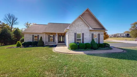 1408 Polo Fields Ln, Columbia, TN 38401