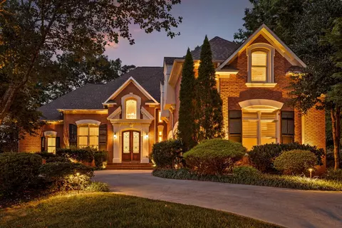 9317 Mountain Shade Dr, Chattanooga, TN 37421