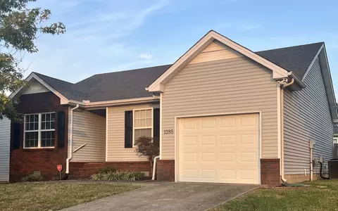 1285 Dalmally Dr, Murfreesboro, TN 37128