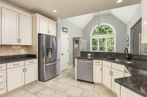 10094 Meadowstone Dr, Apison, TN 37302 photo 12