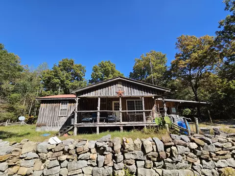 307 Bone Cave Rd, Rock Island, TN 38581