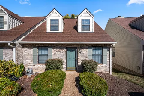 308 Deerpoint Dr, Hendersonville, TN 37075