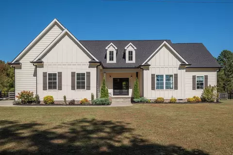 1646 Porter Rd, Burns, TN 37029