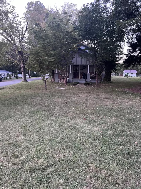 308 E Market St, Decherd, TN 37324