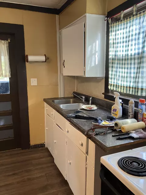 Kitchen - 308 E Market St, Decherd, TN 37324 photo 4 of 6