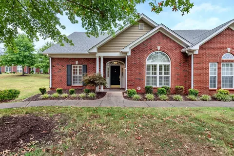 8 Hale Ct, Lebanon, TN 37087
