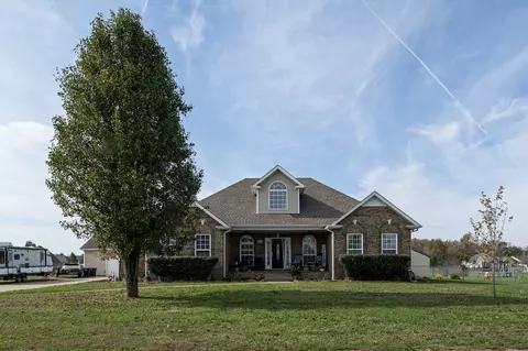 4538 Crossroads Dr, Clarksville, TN 37040