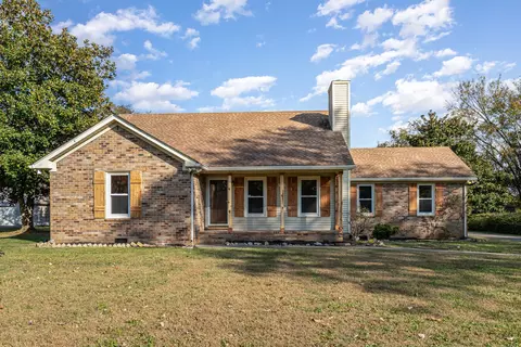 1424 Trotters Ln, Rockvale, TN 37153