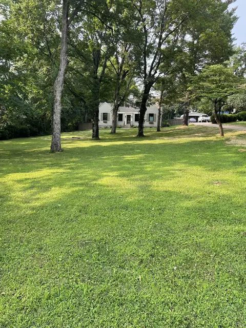 1022 Battery Ln, Nashville, TN 37220
