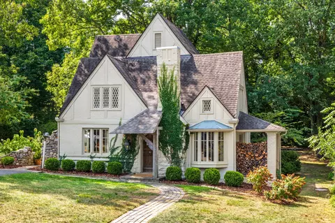 116 Florence St, Lookout Mountain, TN 37350