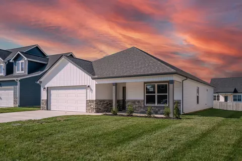 1422 Dan Brown Dr, Clarksville, TN 37042