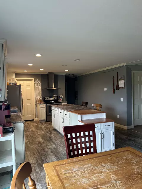 Kitchen - 1680 Bertha Owen Rd, Morrison, TN 37357 photo 4 of 9