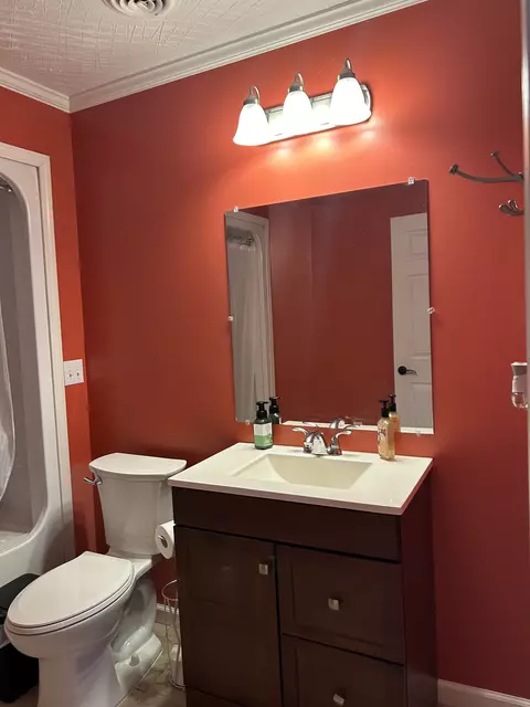 Bath - 1680 Bertha Owen Rd, Morrison, TN 37357 photo 1 of 13