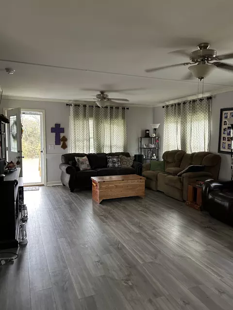 Living - 1680 Bertha Owen Rd, Morrison, TN 37357 photo 4 of 5