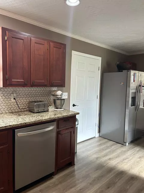 Kitchen - 1680 Bertha Owen Rd, Morrison, TN 37357 photo 3 of 9