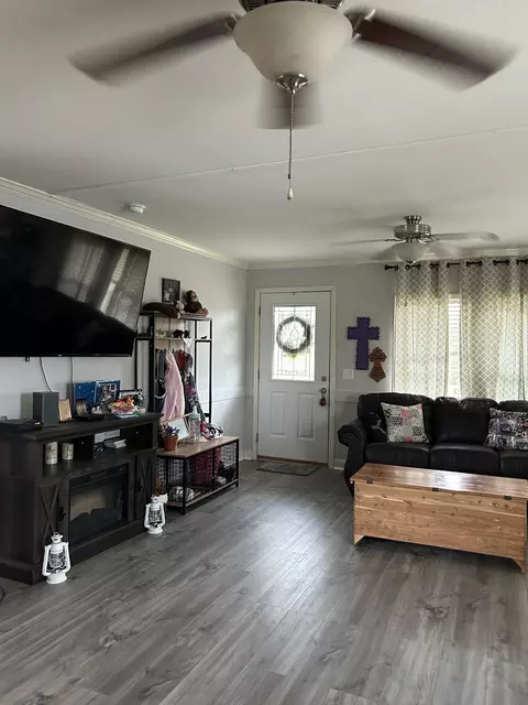 Living - 1680 Bertha Owen Rd, Morrison, TN 37357 photo 5 of 5