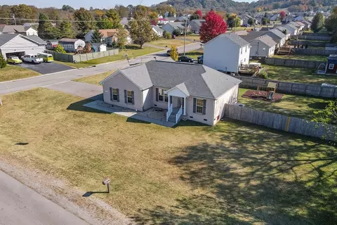 704 Rutherford Ln, Columbia, TN 38401