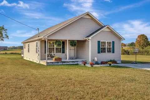 3830 Asbury Rd, Manchester, TN 37355