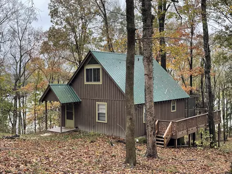 420 Harbor Dr, Bumpus Mills, TN 37028