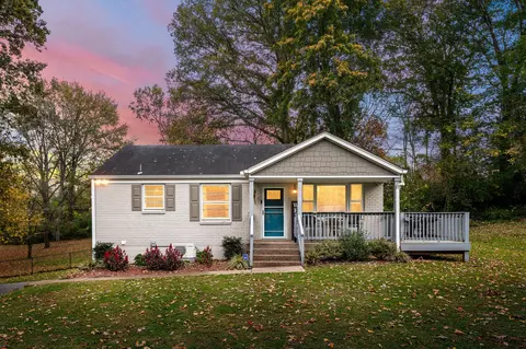 529 Cottonwood Dr, Nashville, TN 37214