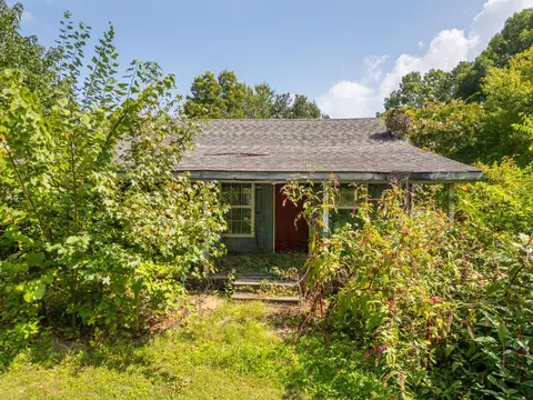 1825 Mowbray Pike, Soddy Daisy, TN 37379