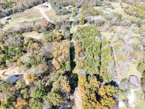 516 Chipman Rd, Bethpage, TN 37022 photo 6