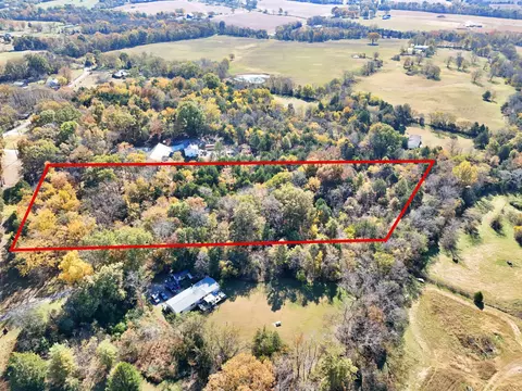 516 Chipman Rd, Bethpage, TN 37022 photo 3